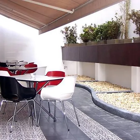 Viaggio Nueve Trez City Suites 
