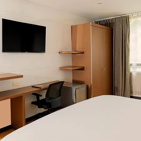 Viaggio Nueve Trez City Suites Bogotá Exterior foto